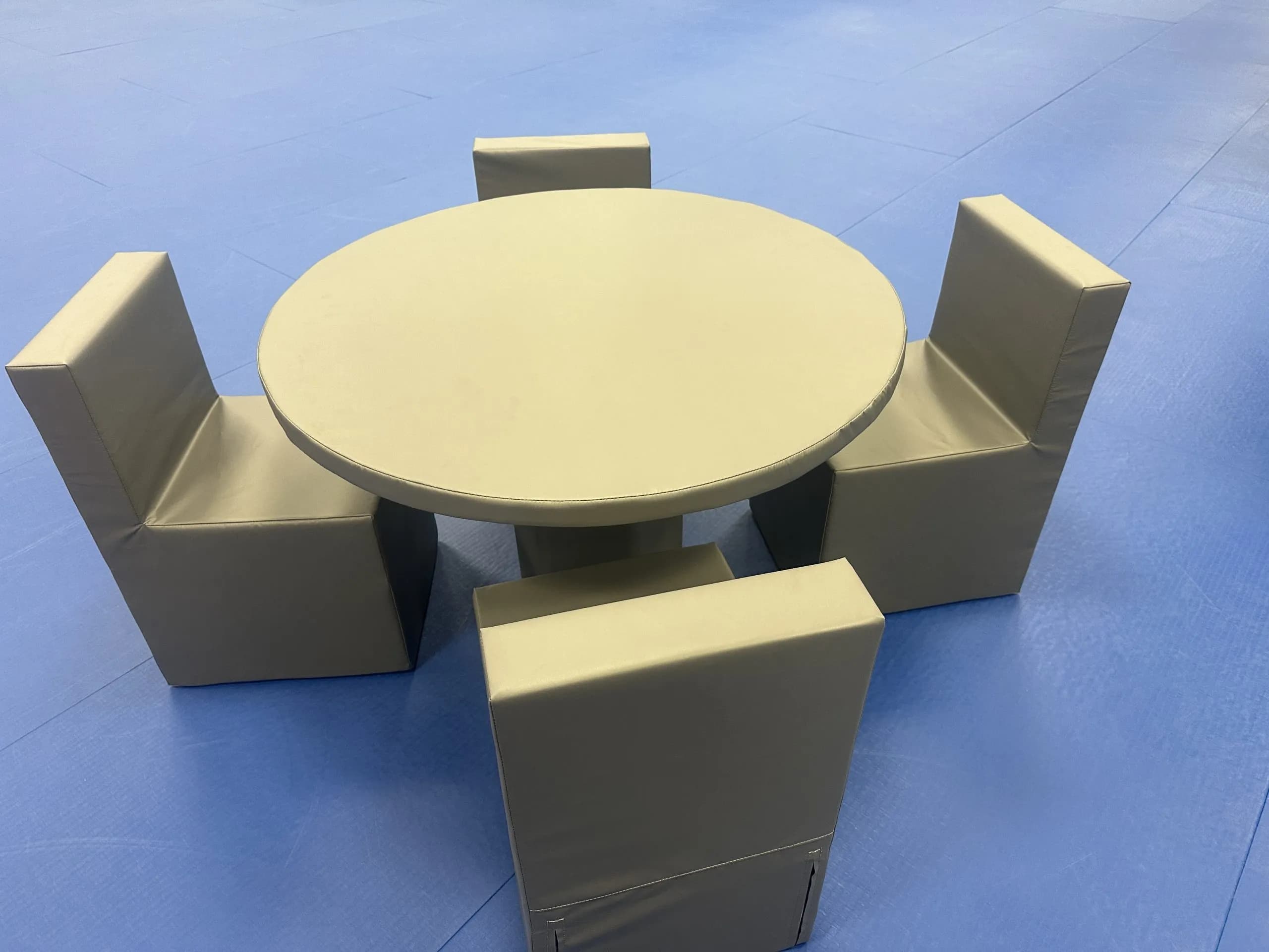 round table and chairs (2)