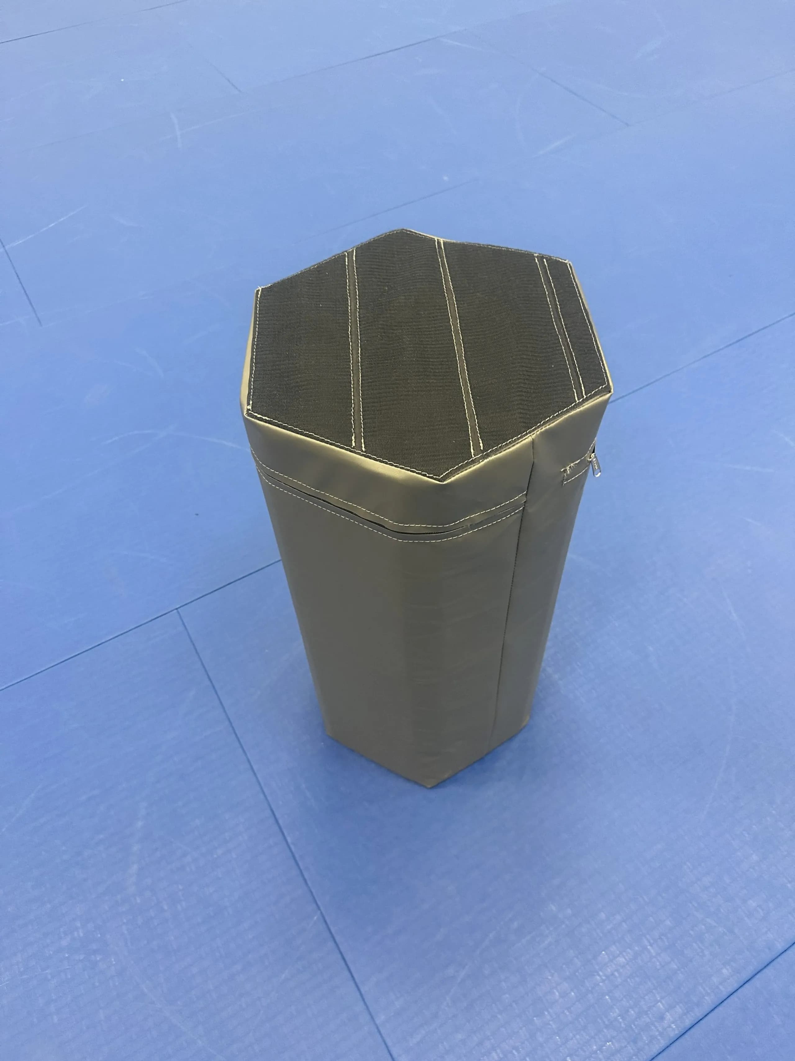 round table support column