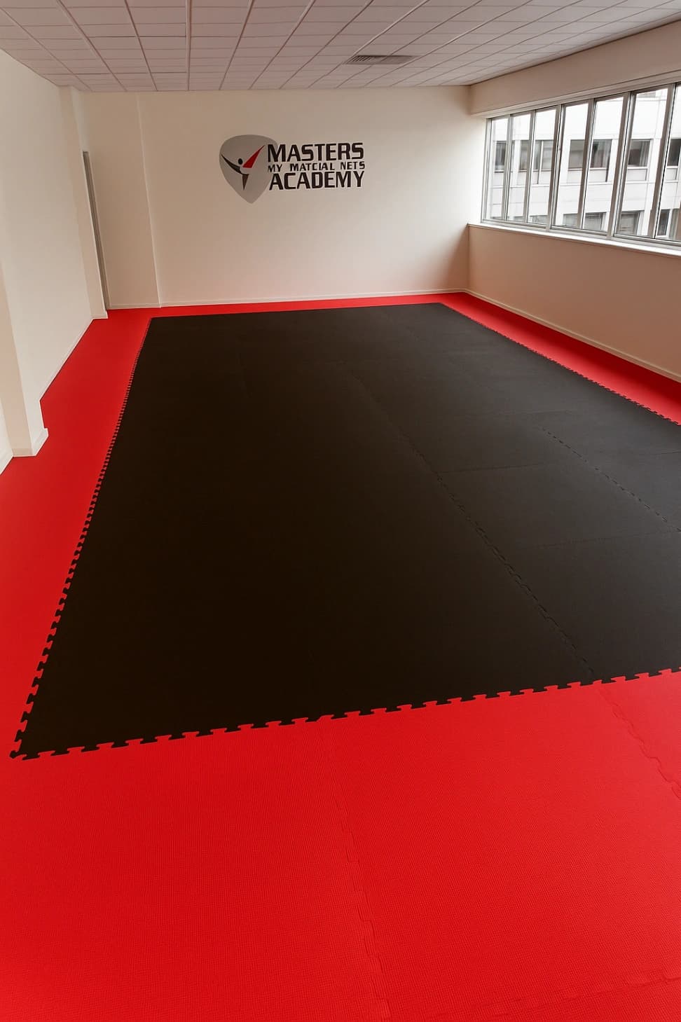 Black red jigsaw mat